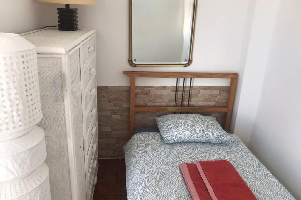 קוניל דה לה פרונטרה Apartamento Con Azotea Privada Para Parejas Y Familias מראה חיצוני תמונה